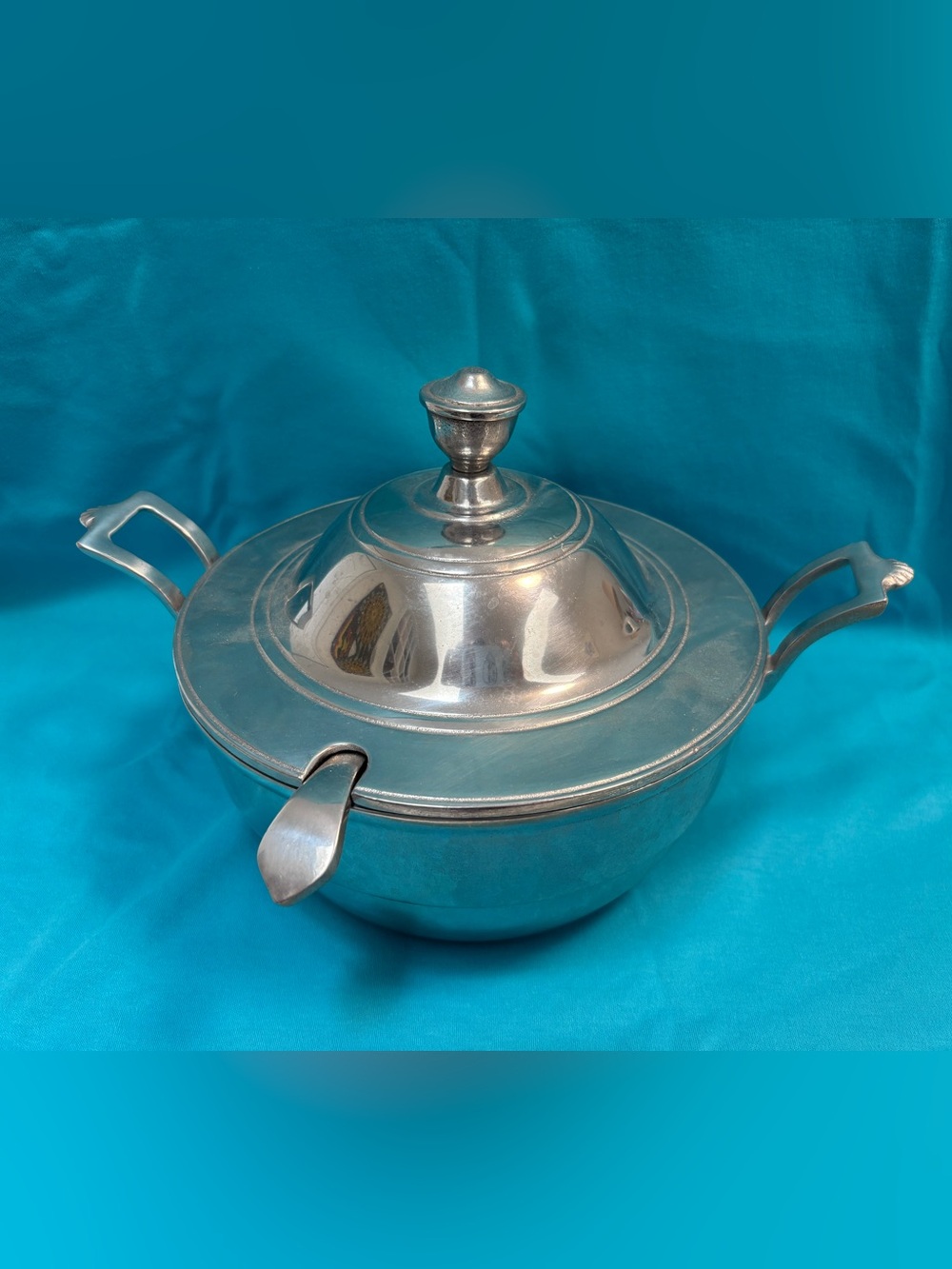 Wilton pewter soup tureen with ladle - Picture 2 of 3